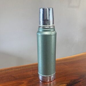 Vintage Aladdin Stanley Thermos No. A944B Quart 1976